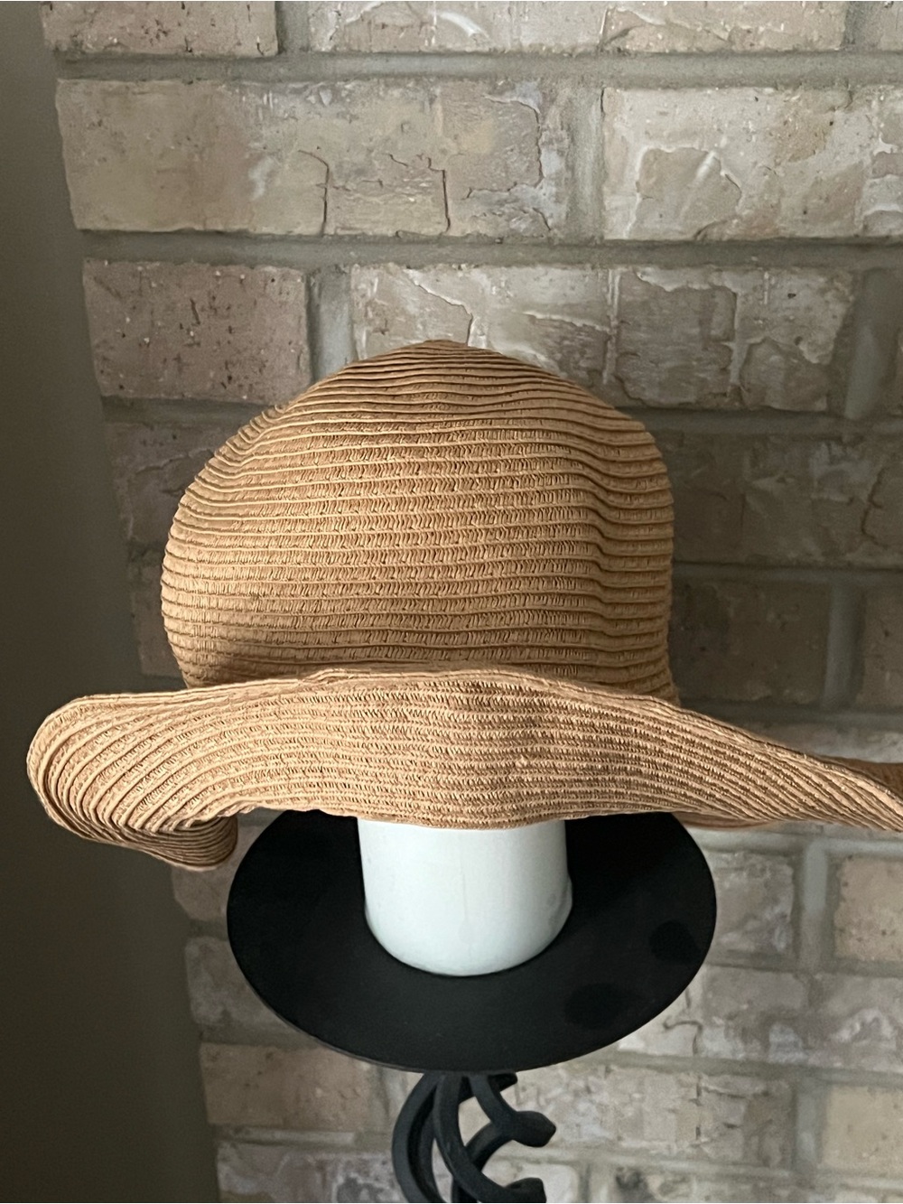 Banana Republic Stylish Wide-Brim Straw Sun Hat - Tan